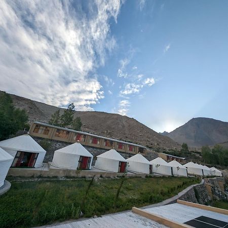 Apex Hotels And Resorts Hussaini Karimabad  Buitenkant foto