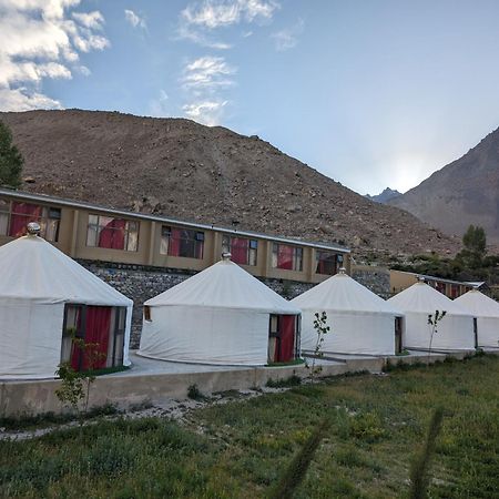 Apex Hotels And Resorts Hussaini Karimabad  Buitenkant foto