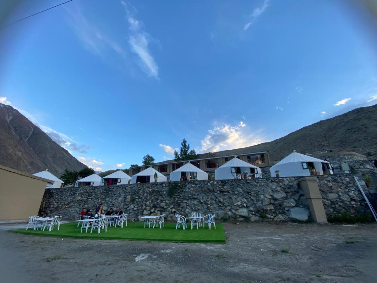 Apex Hotels And Resorts Hussaini Karimabad  Buitenkant foto