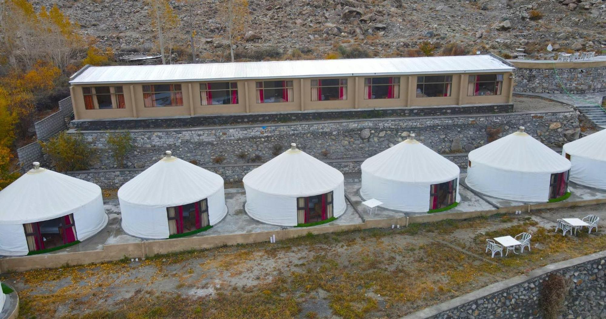 Apex Hotels And Resorts Hussaini Karimabad  Buitenkant foto