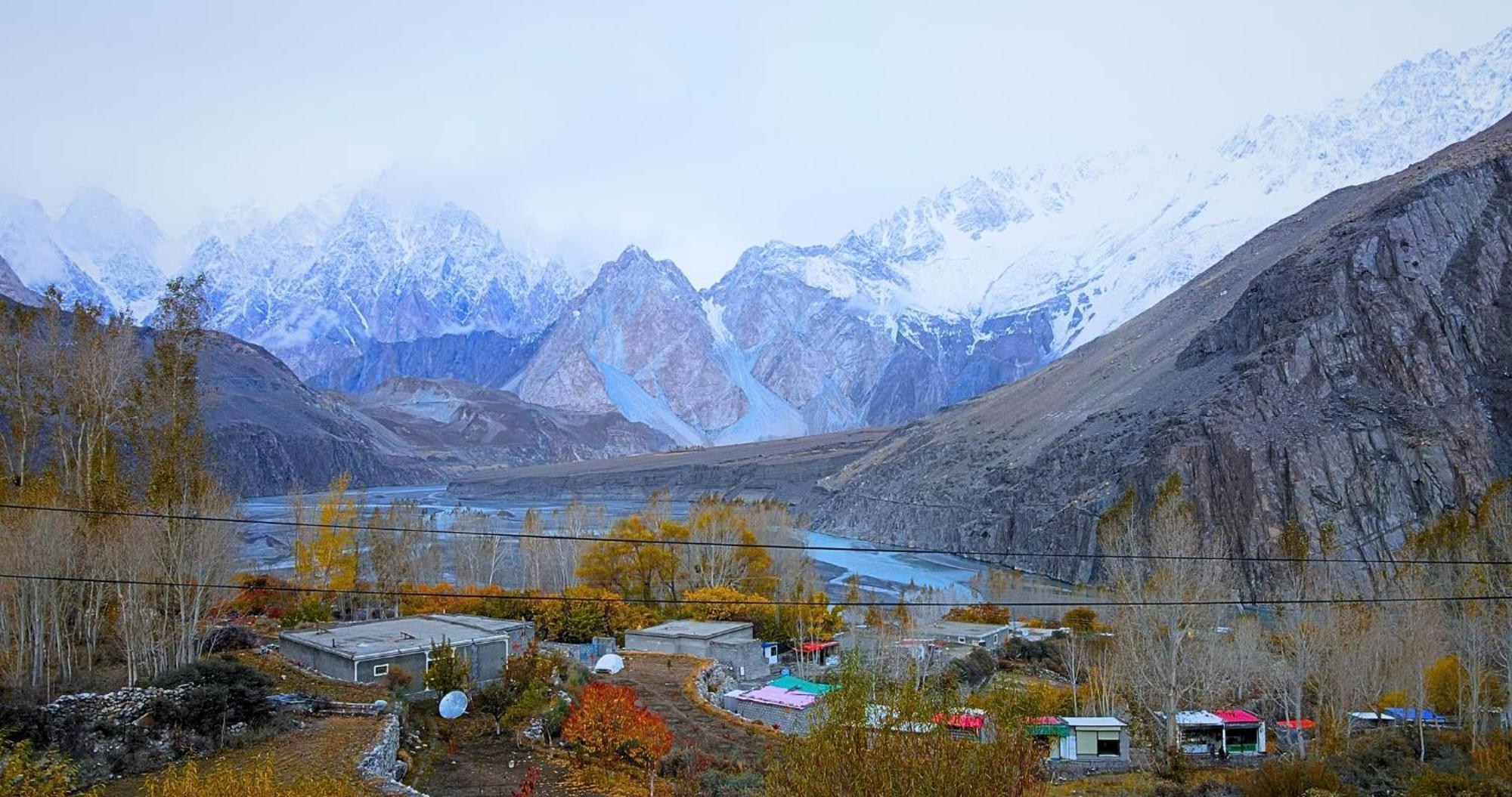 Apex Hotels And Resorts Hussaini Karimabad  Buitenkant foto