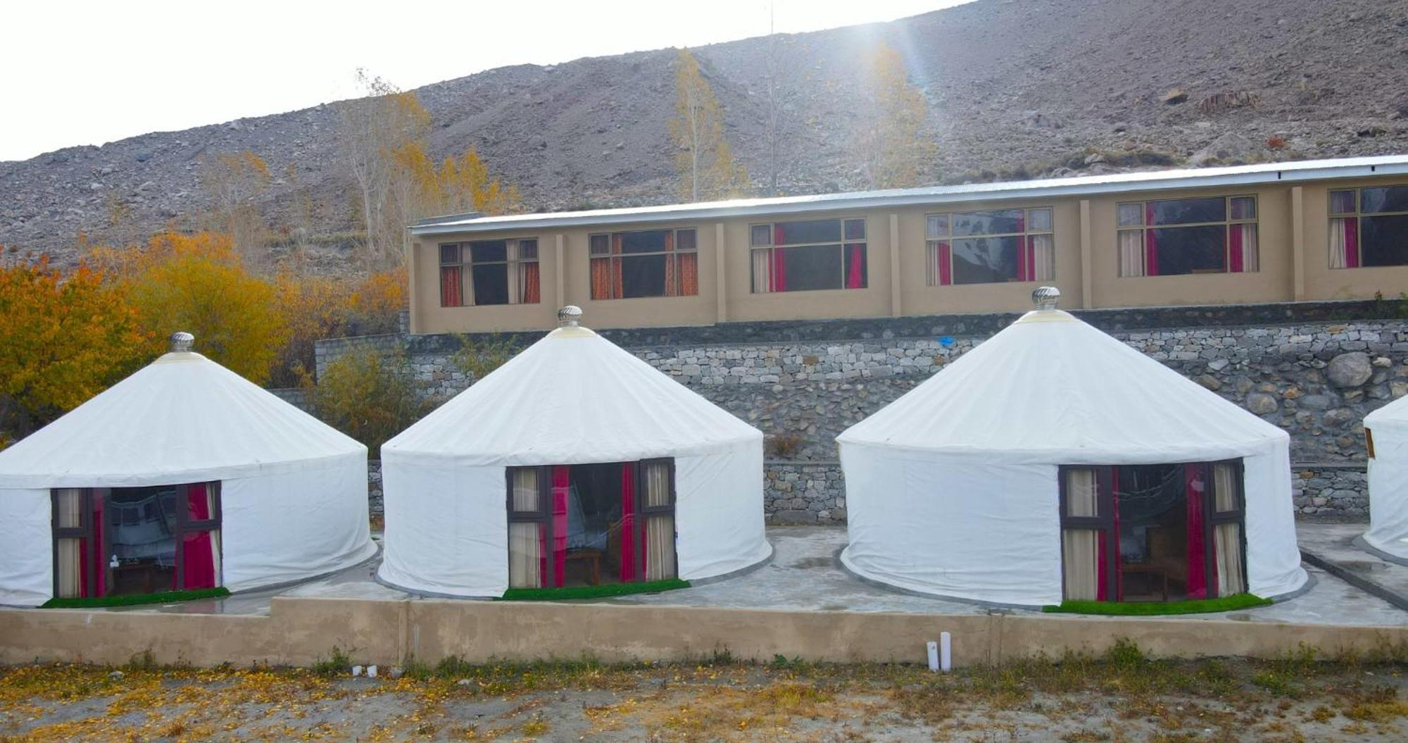 Apex Hotels And Resorts Hussaini Karimabad  Buitenkant foto