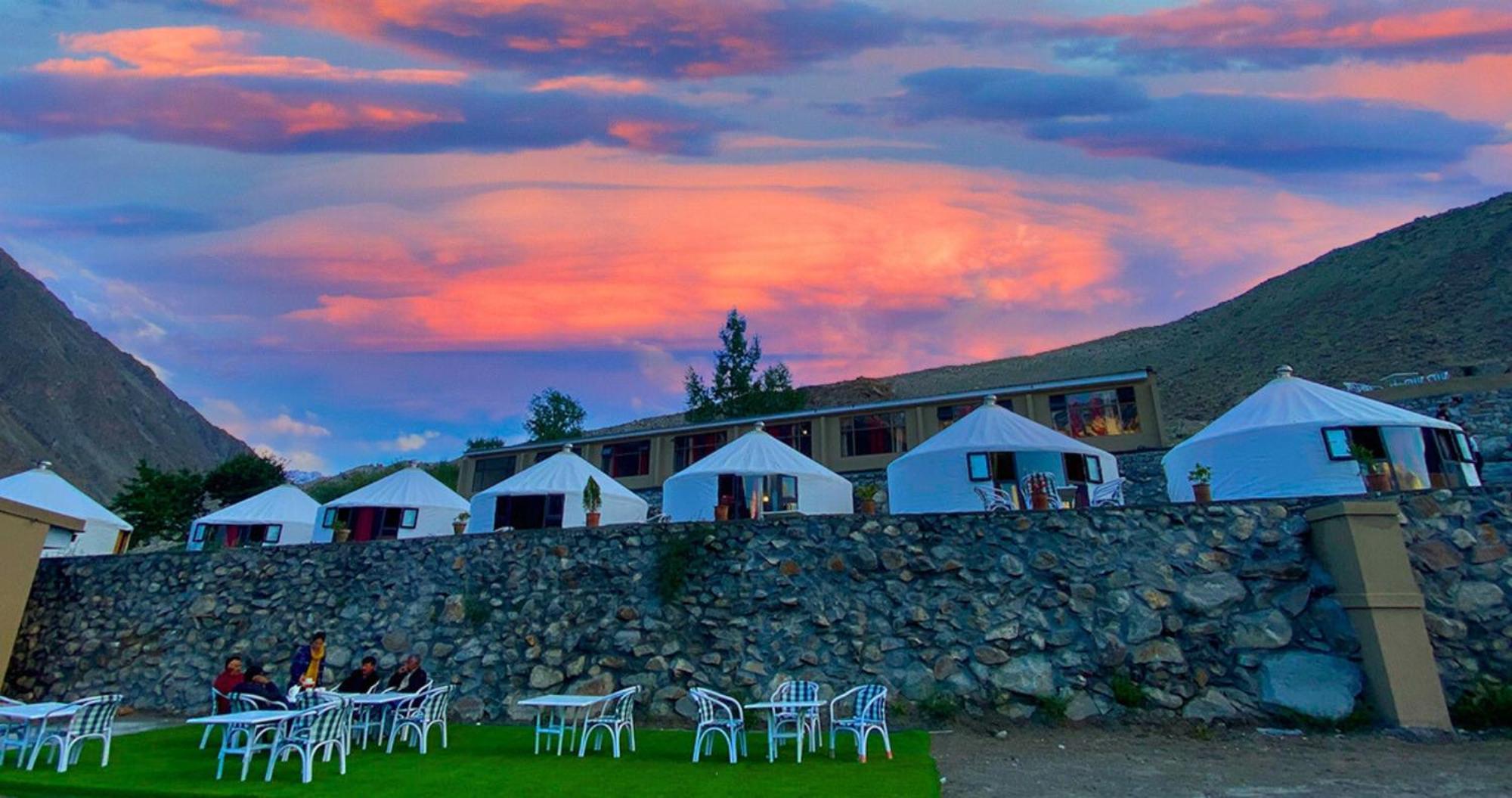 Apex Hotels And Resorts Hussaini Karimabad  Buitenkant foto