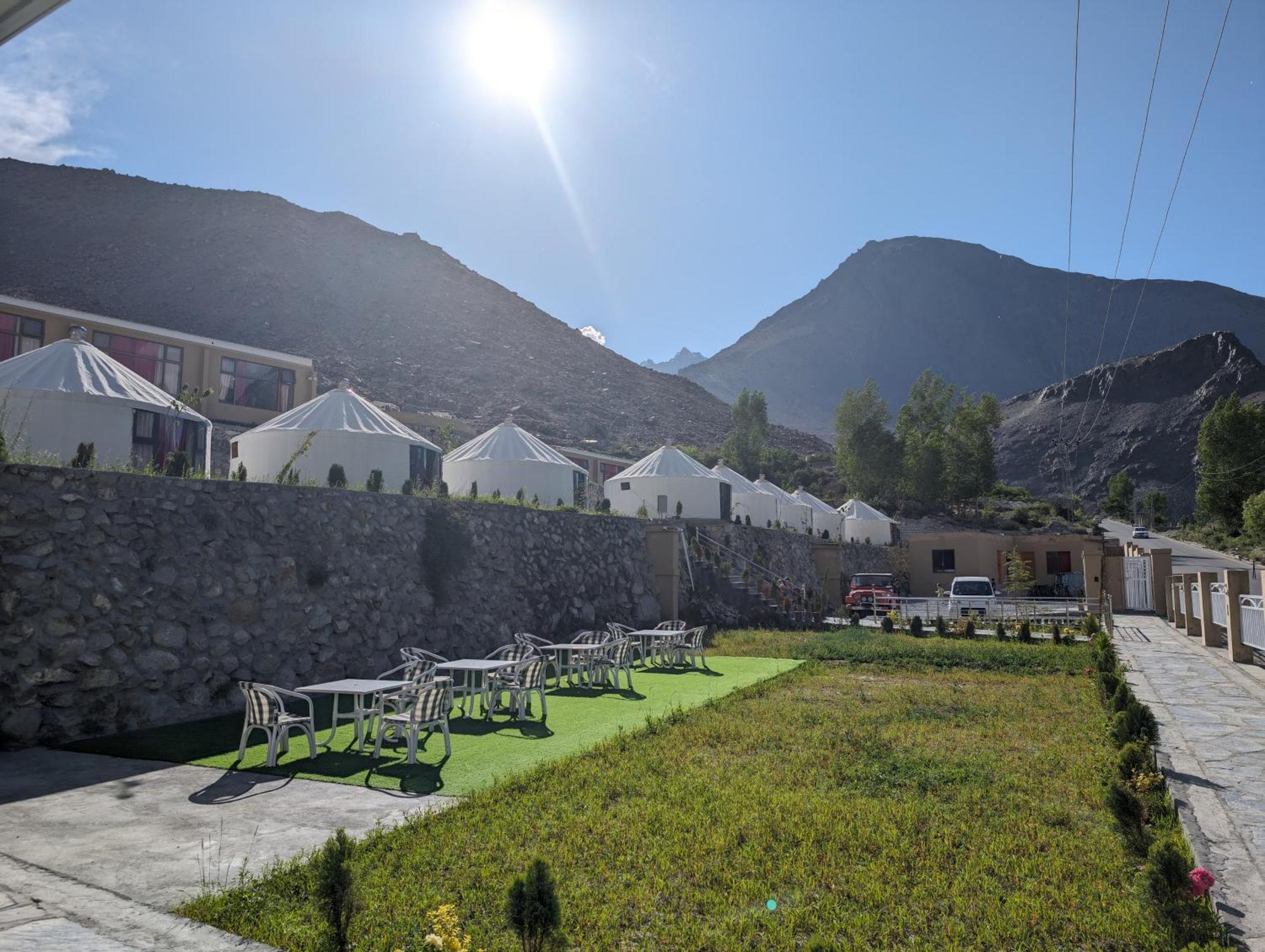 Apex Hotels And Resorts Hussaini Karimabad  Buitenkant foto