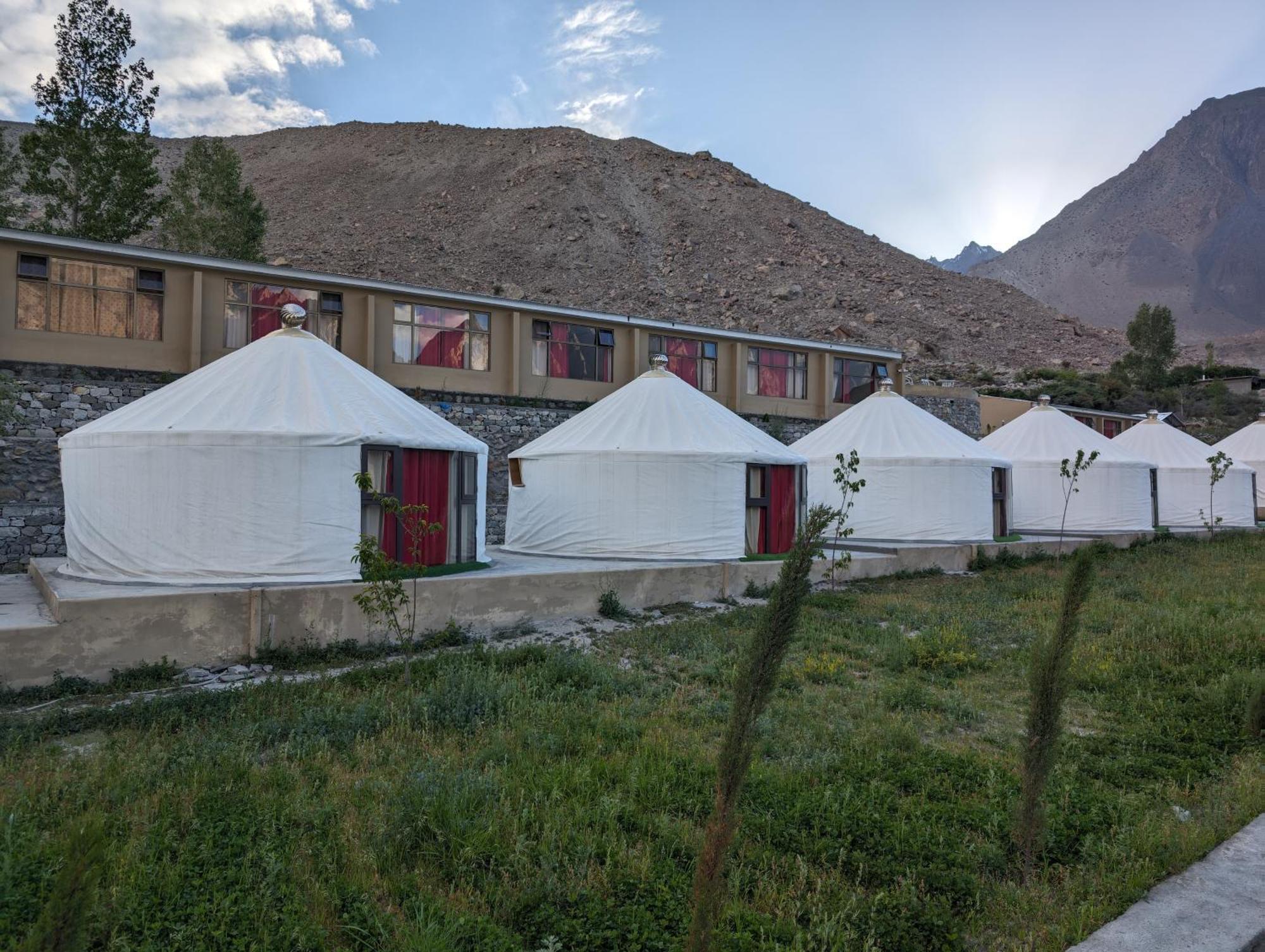 Apex Hotels And Resorts Leyurt Hussaini Karimabad  Buitenkant foto