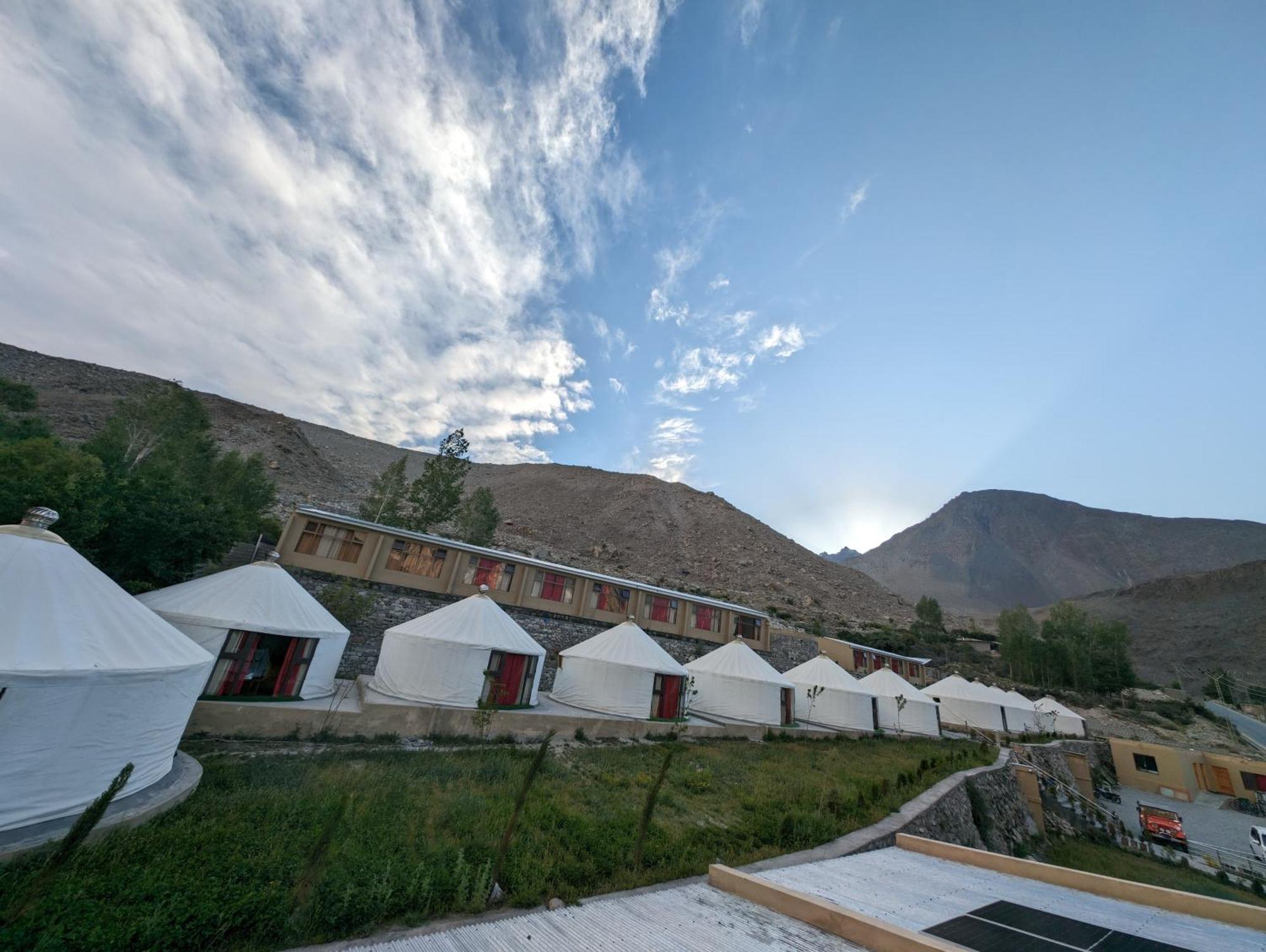 Apex Hotels And Resorts Leyurt Hussaini Karimabad  Buitenkant foto