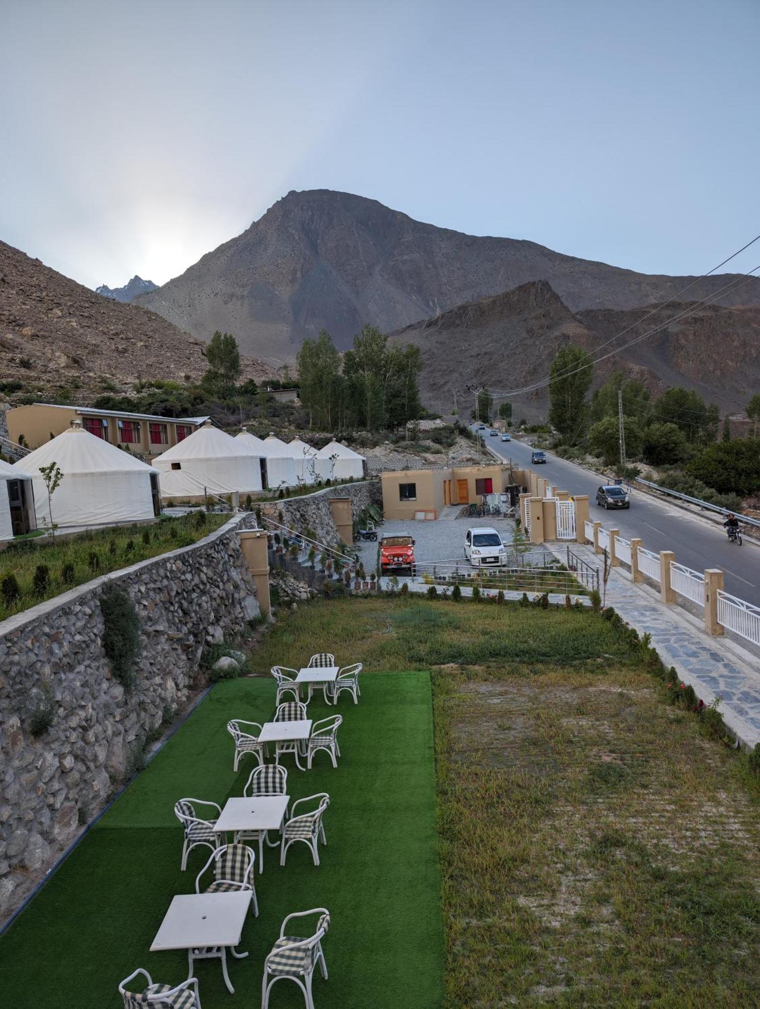 Apex Hotels And Resorts Hussaini Karimabad  Buitenkant foto