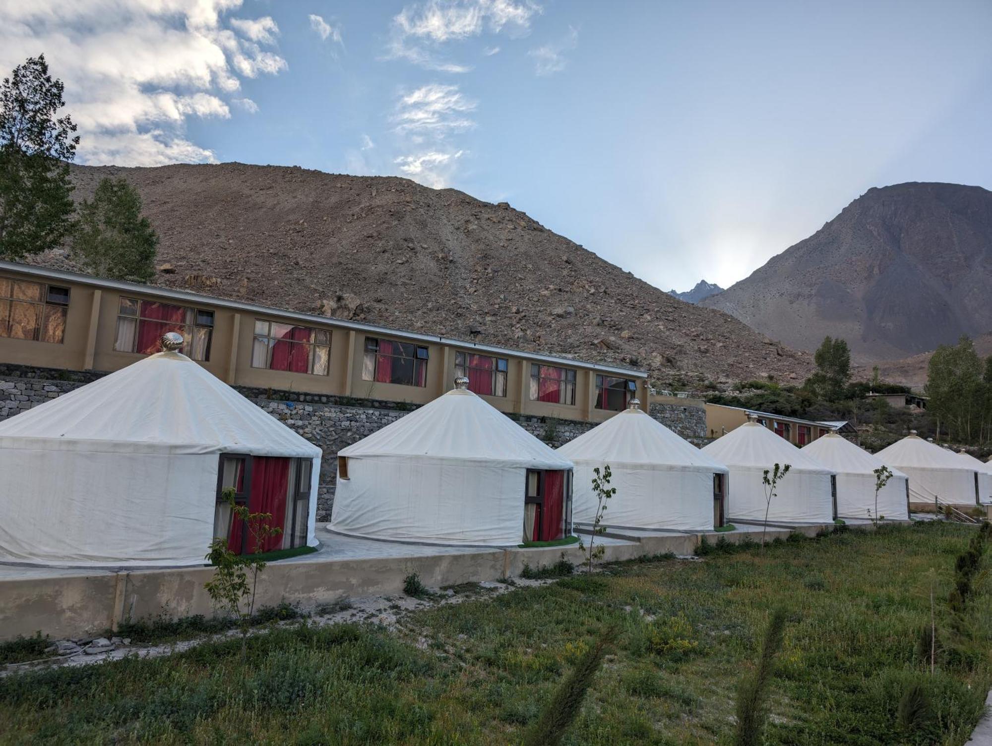 Apex Hotels And Resorts Hussaini Karimabad  Buitenkant foto