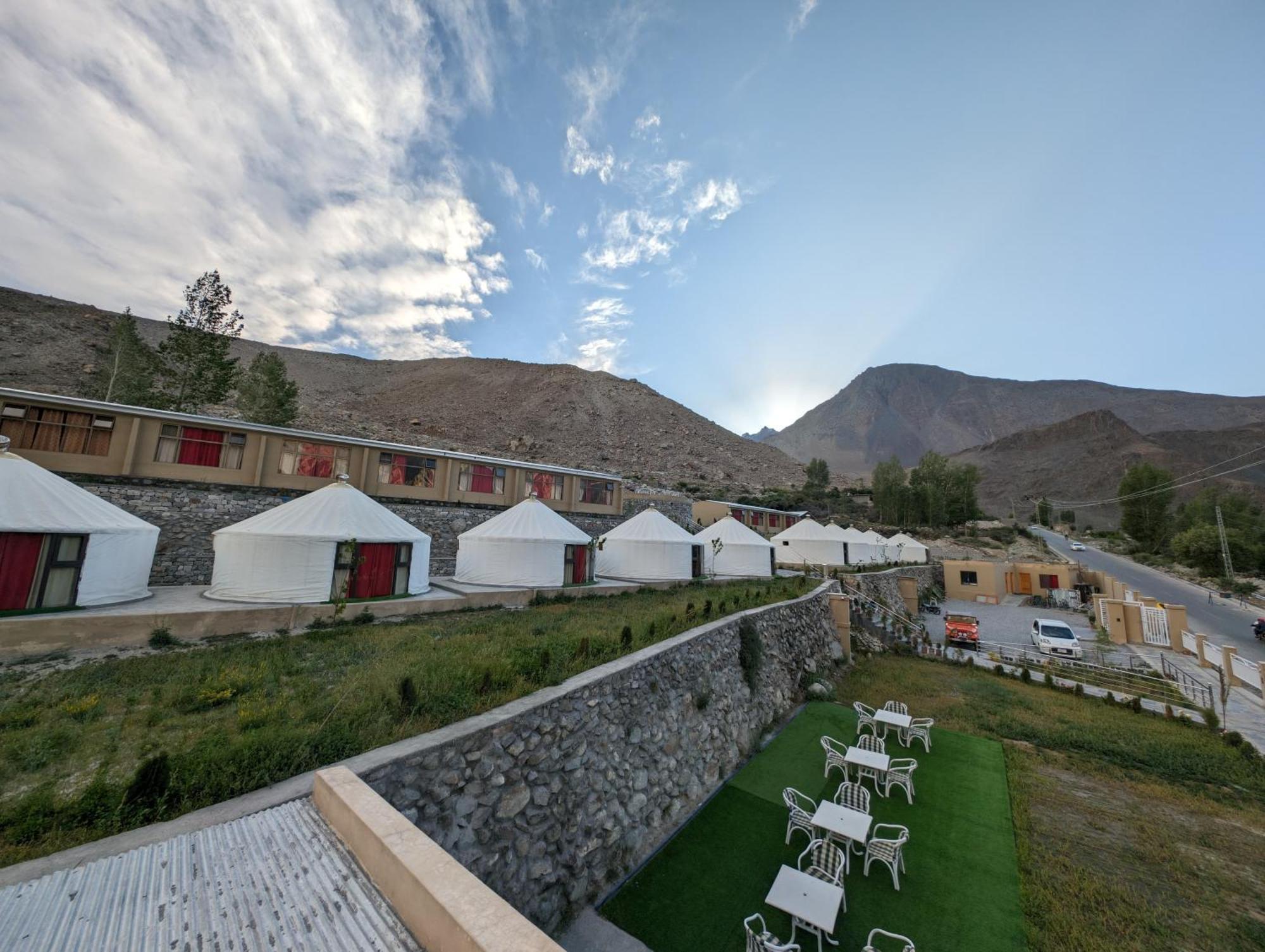 Apex Hotels And Resorts Hussaini Karimabad  Buitenkant foto